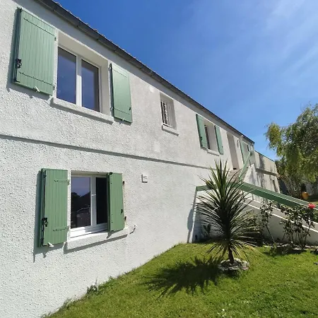 Casa Bianca, 8 à 10 Personnes, Georges D'oléron Hébergement de vacances *